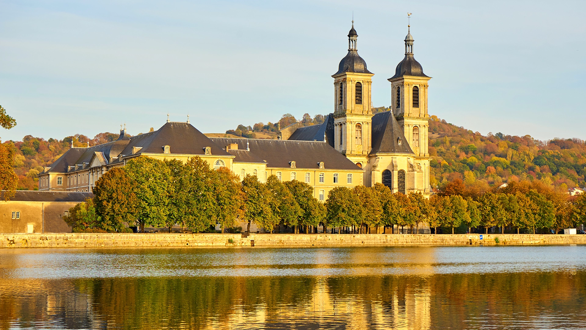 au-sequoia-hebergement-insolite-Abbaye-des-Premontres-patrimoine1