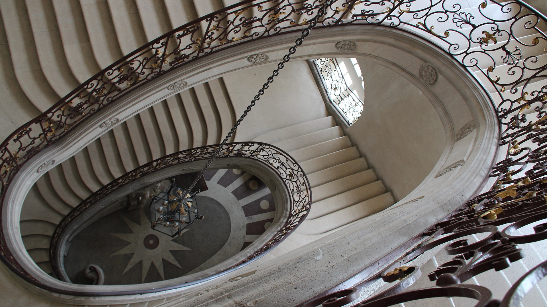 au-sequoia-hebergement-insolite-Abbaye-des-Premontres-patrimoine4